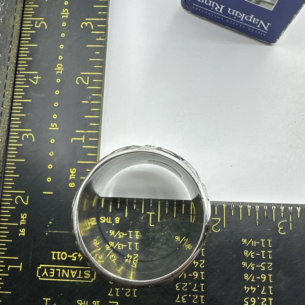 Silver Plated Collection.  Napkin Rings. 4- 2.54 CM New In‎ Box 2 Sets Of 4